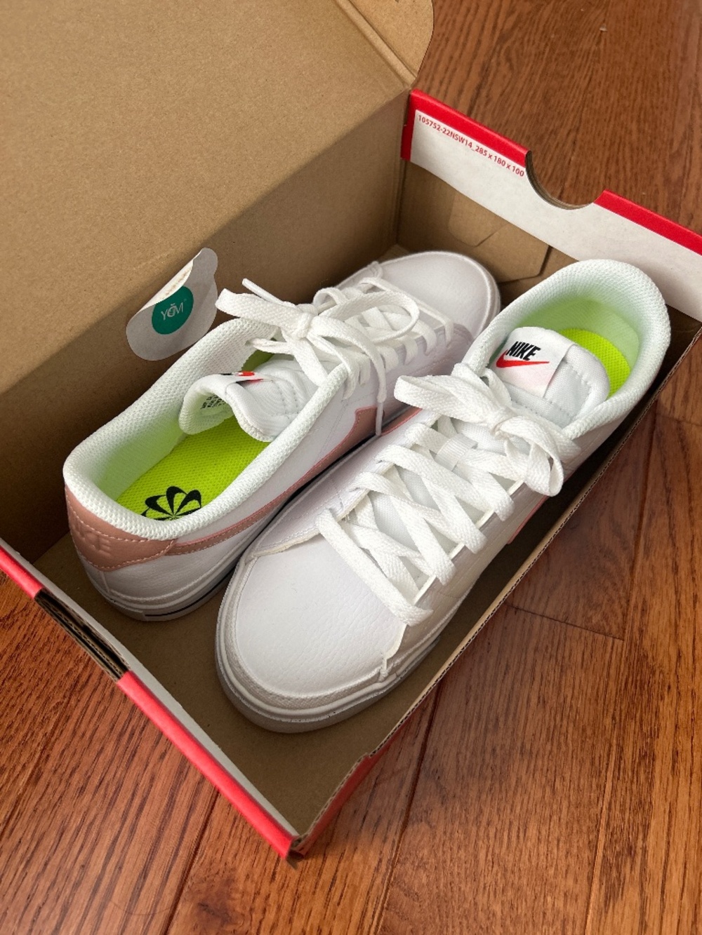 Women’s Nike court legacy